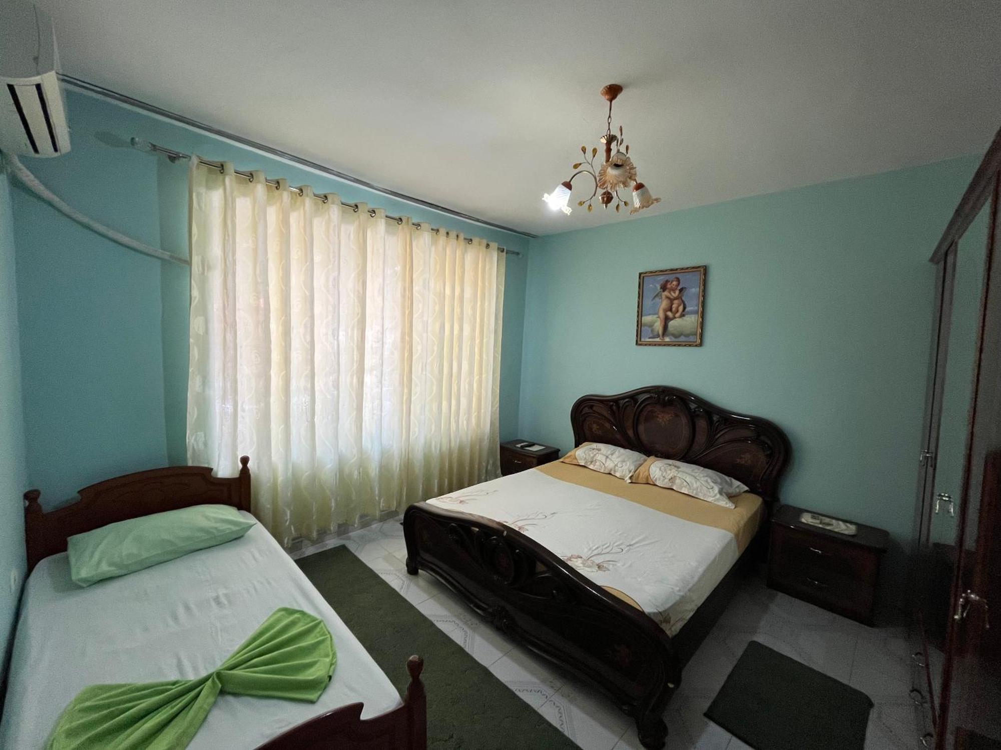 Guest House Adi Doga Berat Exterior photo