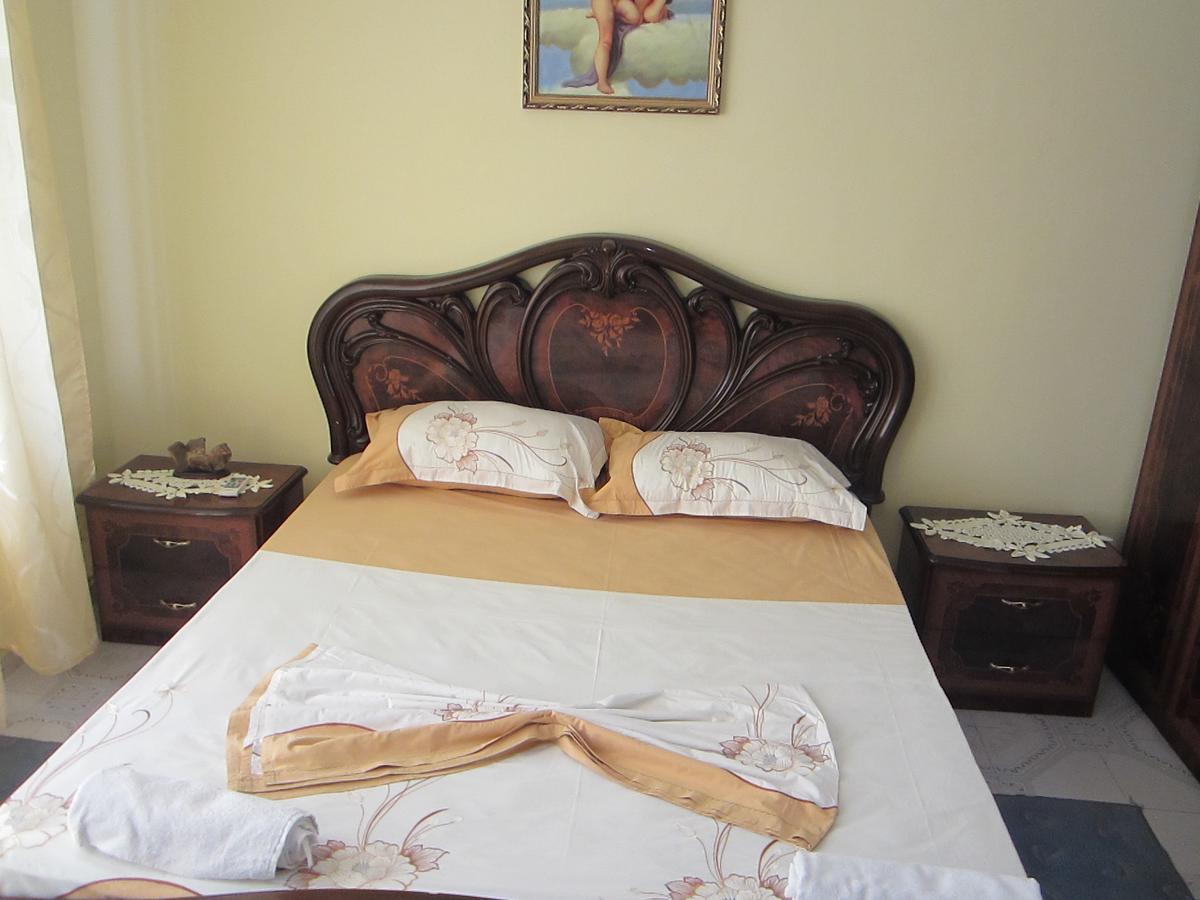 Guest House Adi Doga Berat Exterior photo