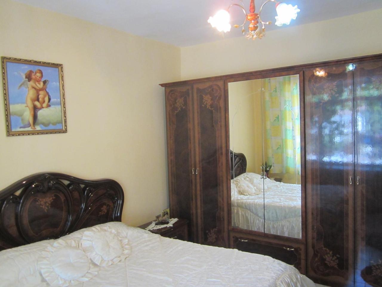 Guest House Adi Doga Berat Exterior photo